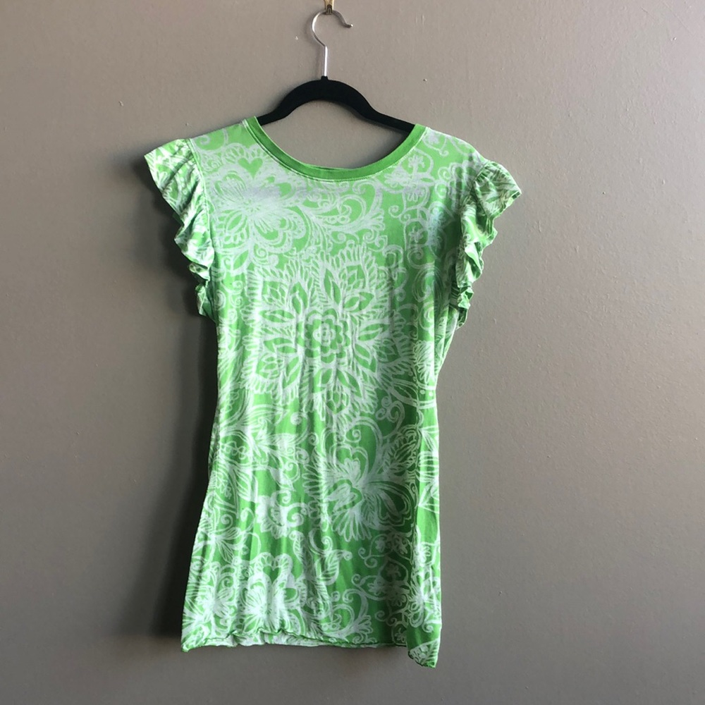 Cute Erge Top in Green with Ruffled Shoulders